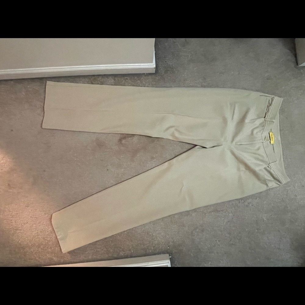 St. John’s beige jeans like new size 12 womens